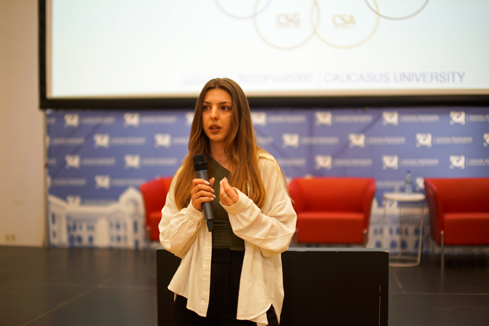 ქვემო ქართლის აზერბაიჯანულენოვანი აბიტურიენტების ვიზიტი CU-ში 