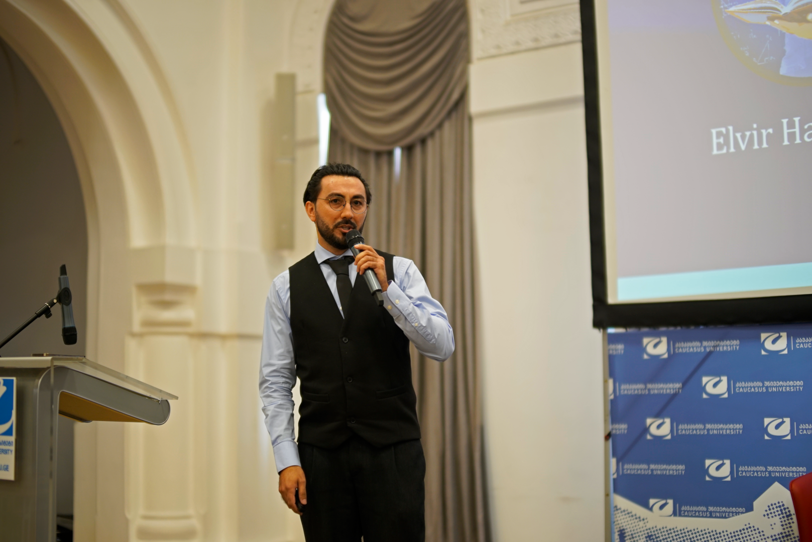ქვემო ქართლის აზერბაიჯანულენოვანი აბიტურიენტების ვიზიტი CU-ში 