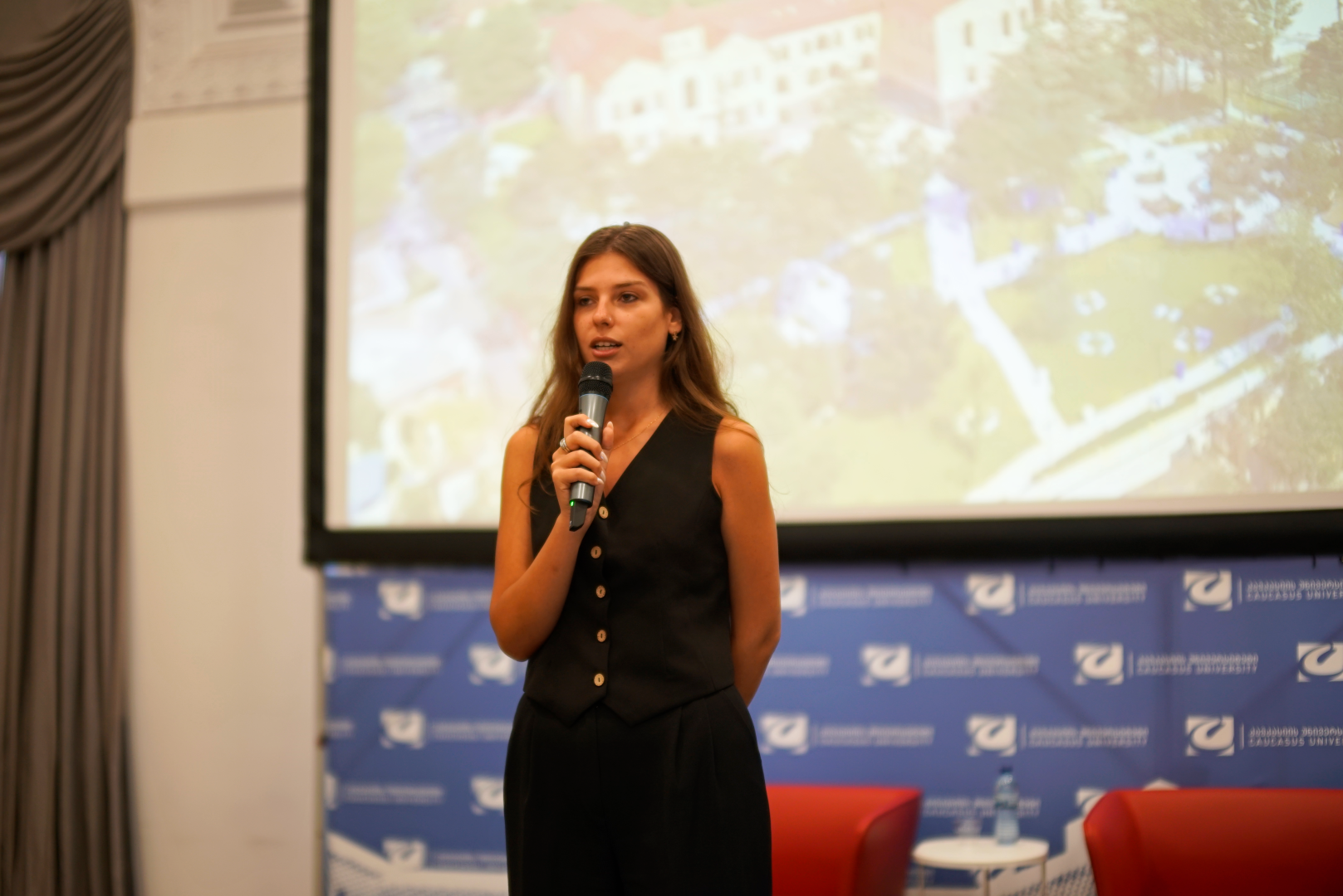ქვემო ქართლის აზერბაიჯანულენოვანი აბიტურიენტების ვიზიტი CU-ში 