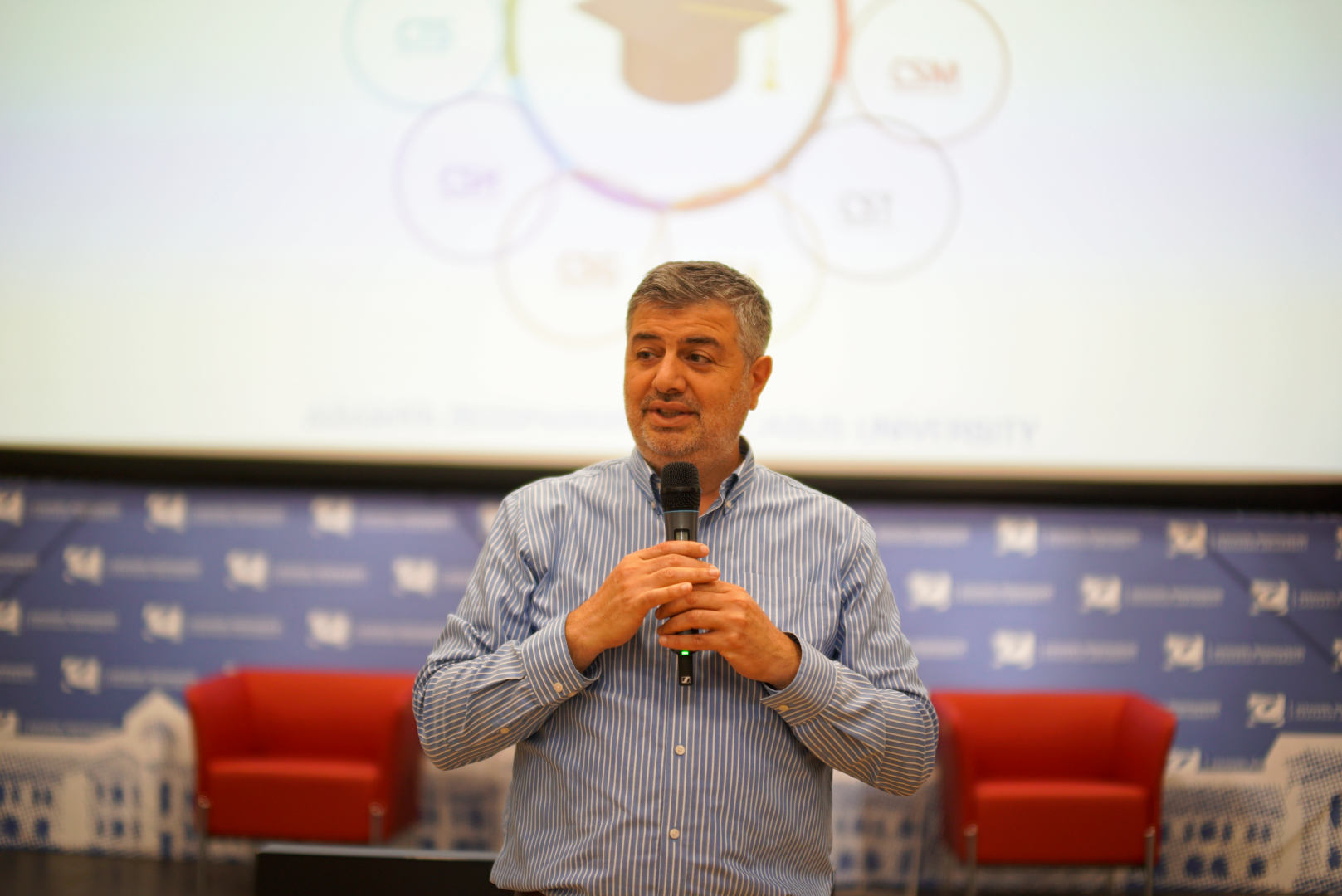 ქვემო ქართლის აზერბაიჯანულენოვანი აბიტურიენტების ვიზიტი CU-ში 