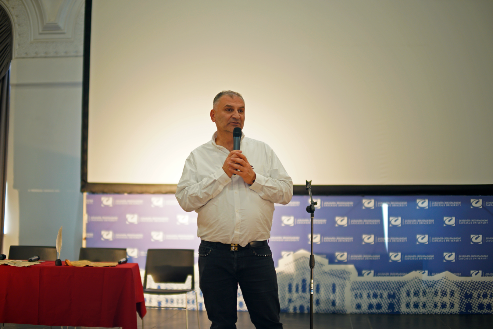 მარნეულის N2 საჯარო სკოლის სპექტაკლი: &bdquo;მარად და ყველგან, საქართველოვ, მე ვარ შენგანა&ldquo; 