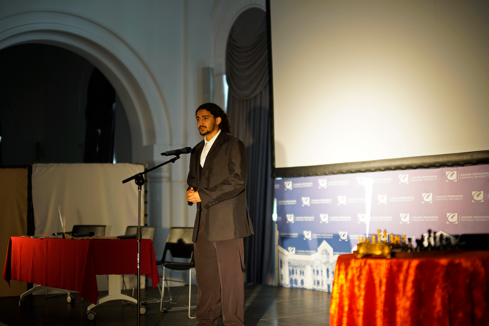 მარნეულის N2 საჯარო სკოლის სპექტაკლი: &bdquo;მარად და ყველგან, საქართველოვ, მე ვარ შენგანა&ldquo; 