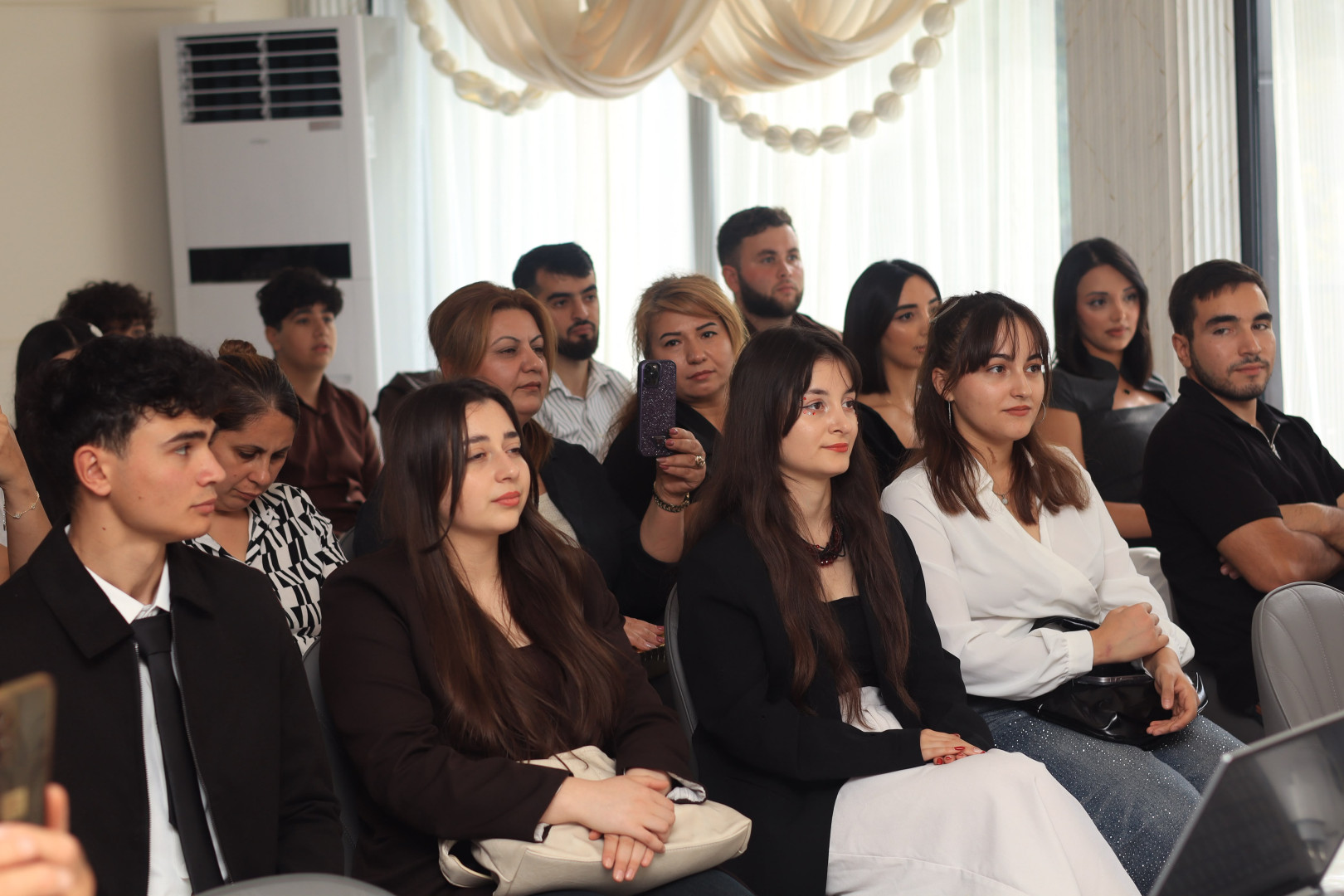 კავკასიის უნივერსიტეტის მხარდაჭერით მარნეულში სოციალური ფილმის პრეზენტაცია გაიმართა
