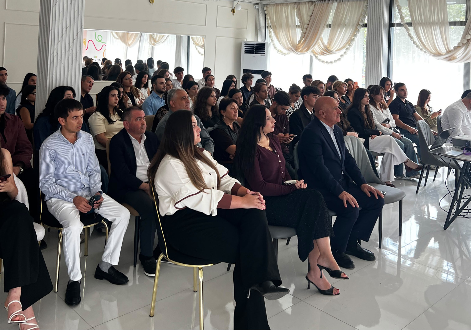კავკასიის უნივერსიტეტის მხარდაჭერით მარნეულში სოციალური ფილმის პრეზენტაცია გაიმართა