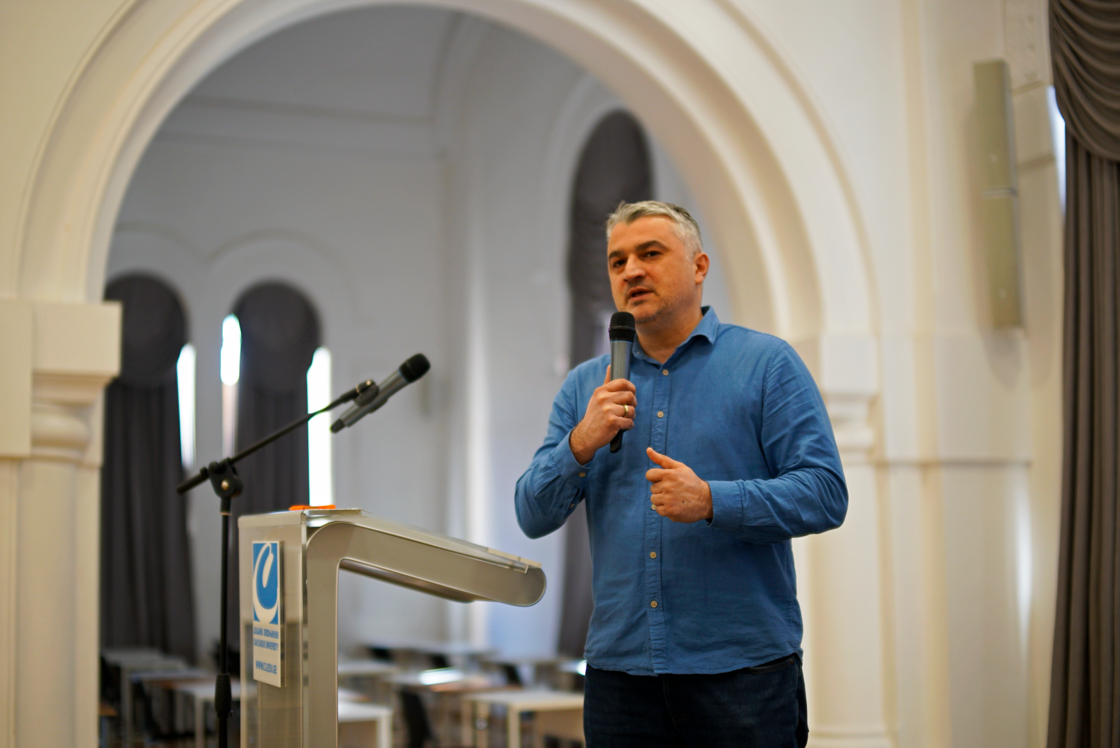 ქართული ენის დღე კავკასიის უნივერსიტეტში