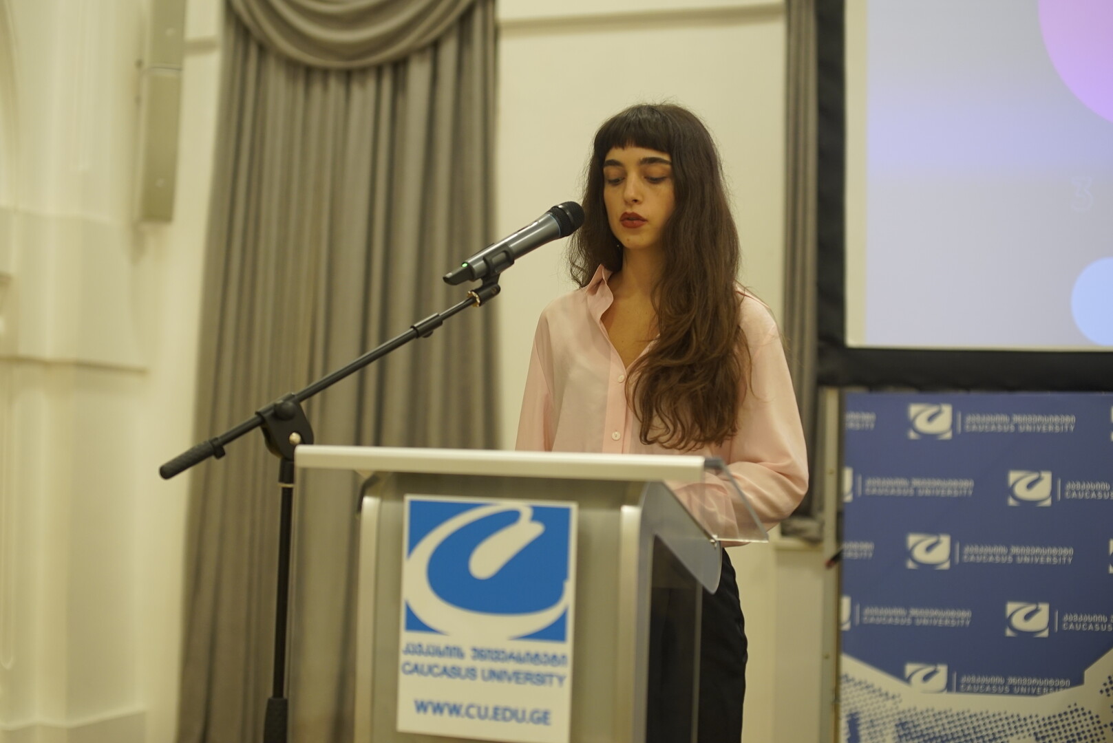 ქეინის უნივერსიტეტის წარმომადგენლები კავკასიის უნივერსიტეტში - ერთობლივი პროგრამების პრეზენტაცია