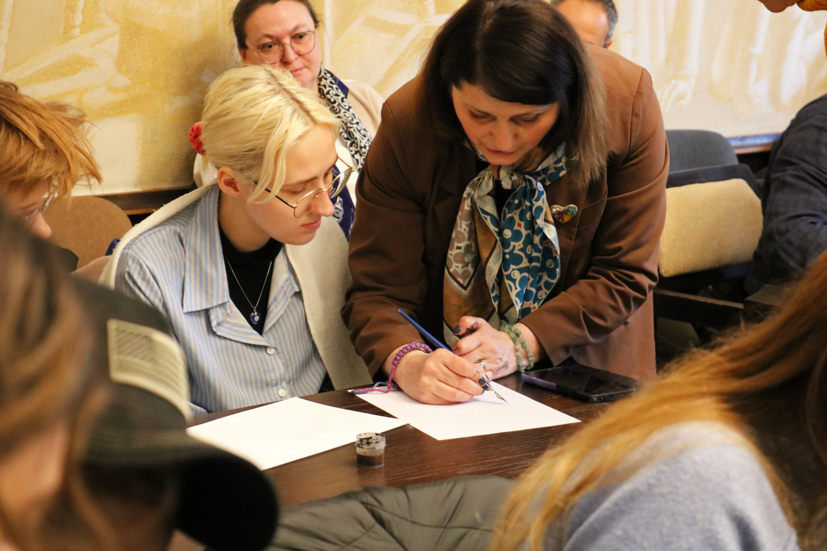 ქართული კალიგრაფიის ხელოვნების მასტერკლასი ვილნიუსის უნივერსიტეტში