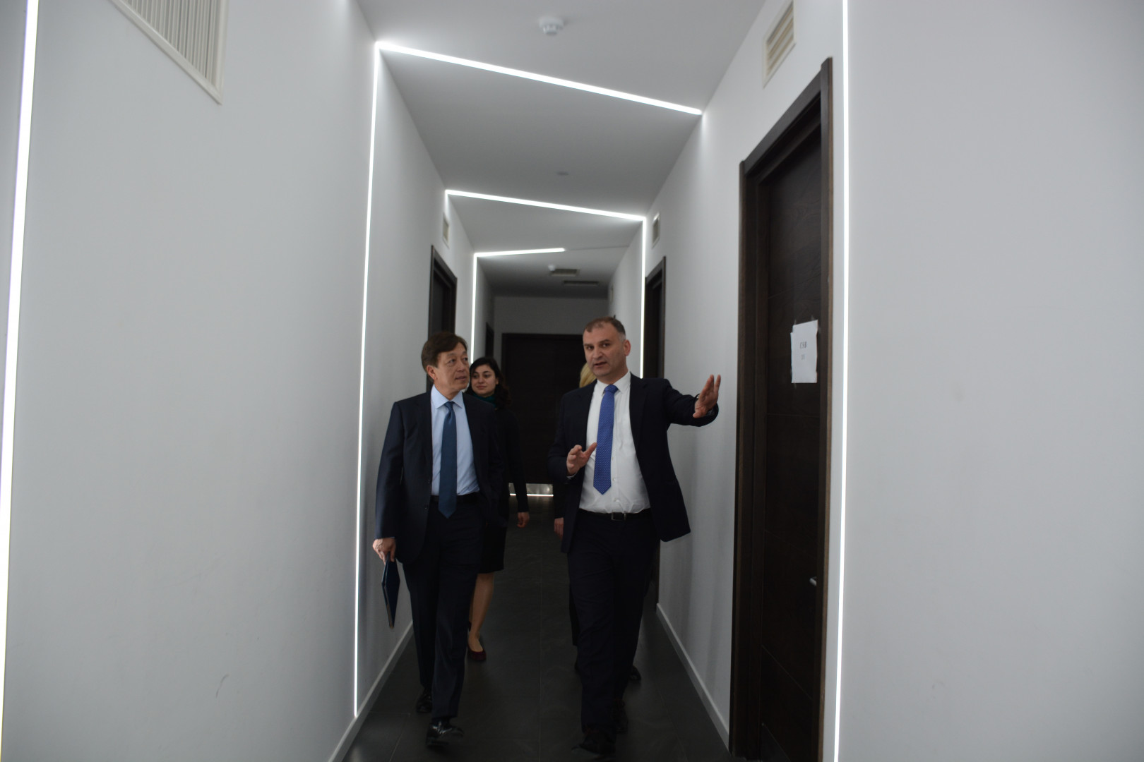 იაპონიის ელჩის ვიზიტი კავკასიის უნივერსიტეტში