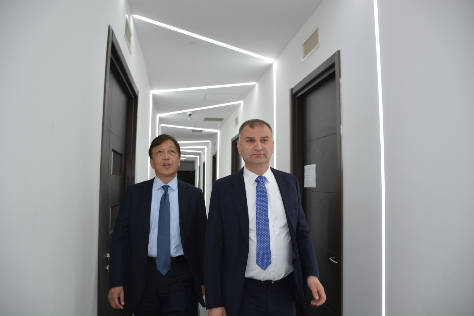 იაპონიის ელჩის ვიზიტი კავკასიის უნივერსიტეტში