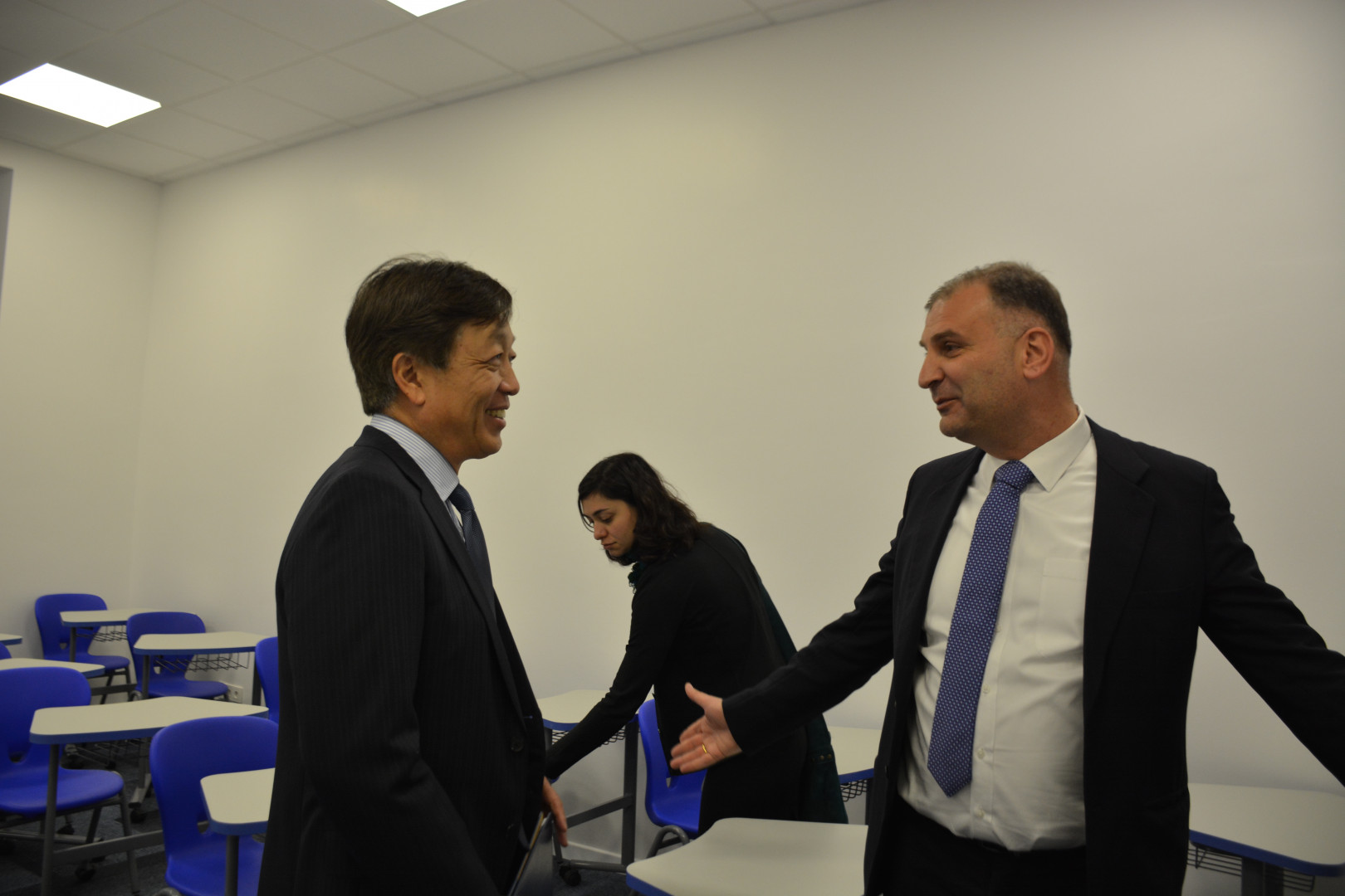 იაპონიის ელჩის ვიზიტი კავკასიის უნივერსიტეტში