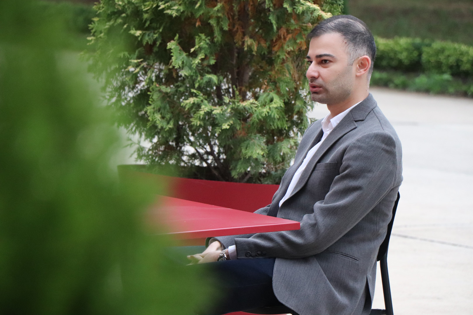  კავკასიის უნივერსიტეტის პრეზიდენტი კახა შენგელია უნივერსიტეტის აკადემიურ პერსონალს და თანამშრომლებს არაფორმალურ გარემოში შეხვდა
