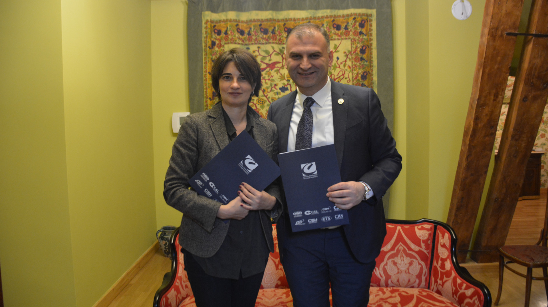  ურთიერთთანამშრომლობის მემორანდუმი კავკასიის უნივერსიტეტსა და მწერალთა სახლს შორის