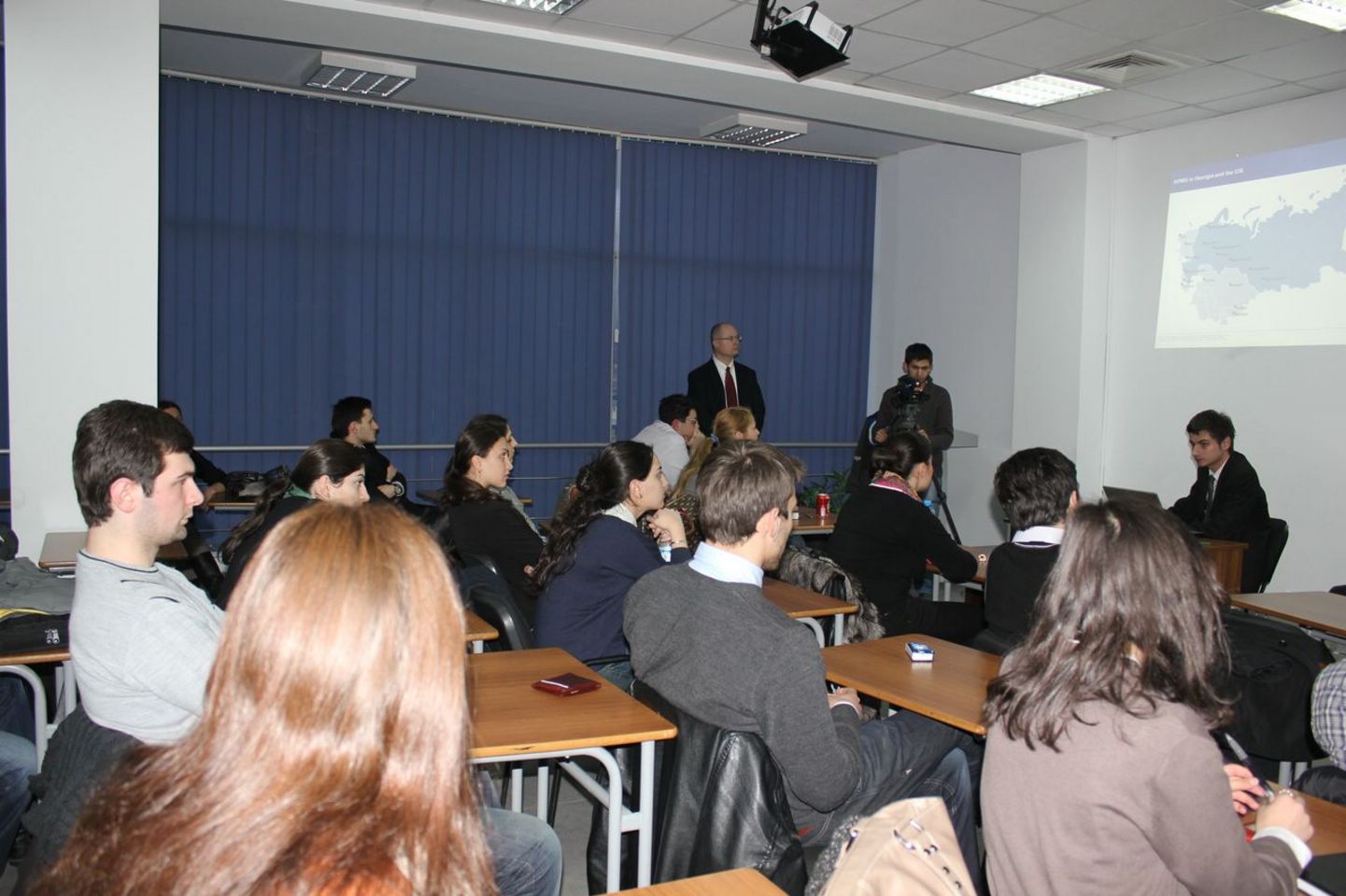 "KPMG"-ის წარმომადგენელები კავკასიის უნივერსიტეტში