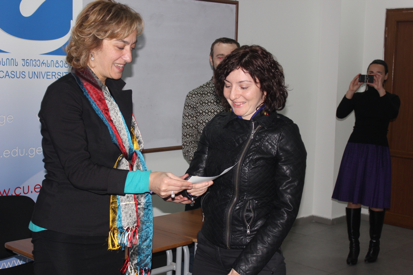   "BIAFF 2013"-ის სამი საუკეთესო ბლოგერი კავკასიის უნივერსიტეტმა დაჯილდოვა