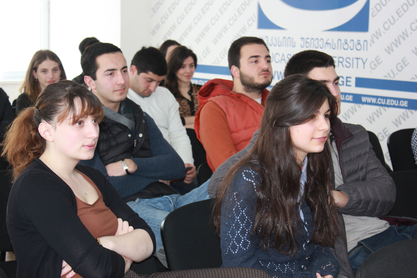 "EDHEC BUSINESS SCHOOL"-ის წარმომადგენელი