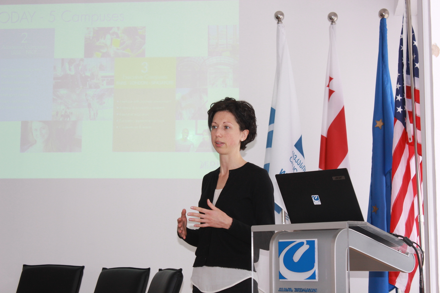 "EDHEC BUSINESS SCHOOL"-ის წარმომადგენელი