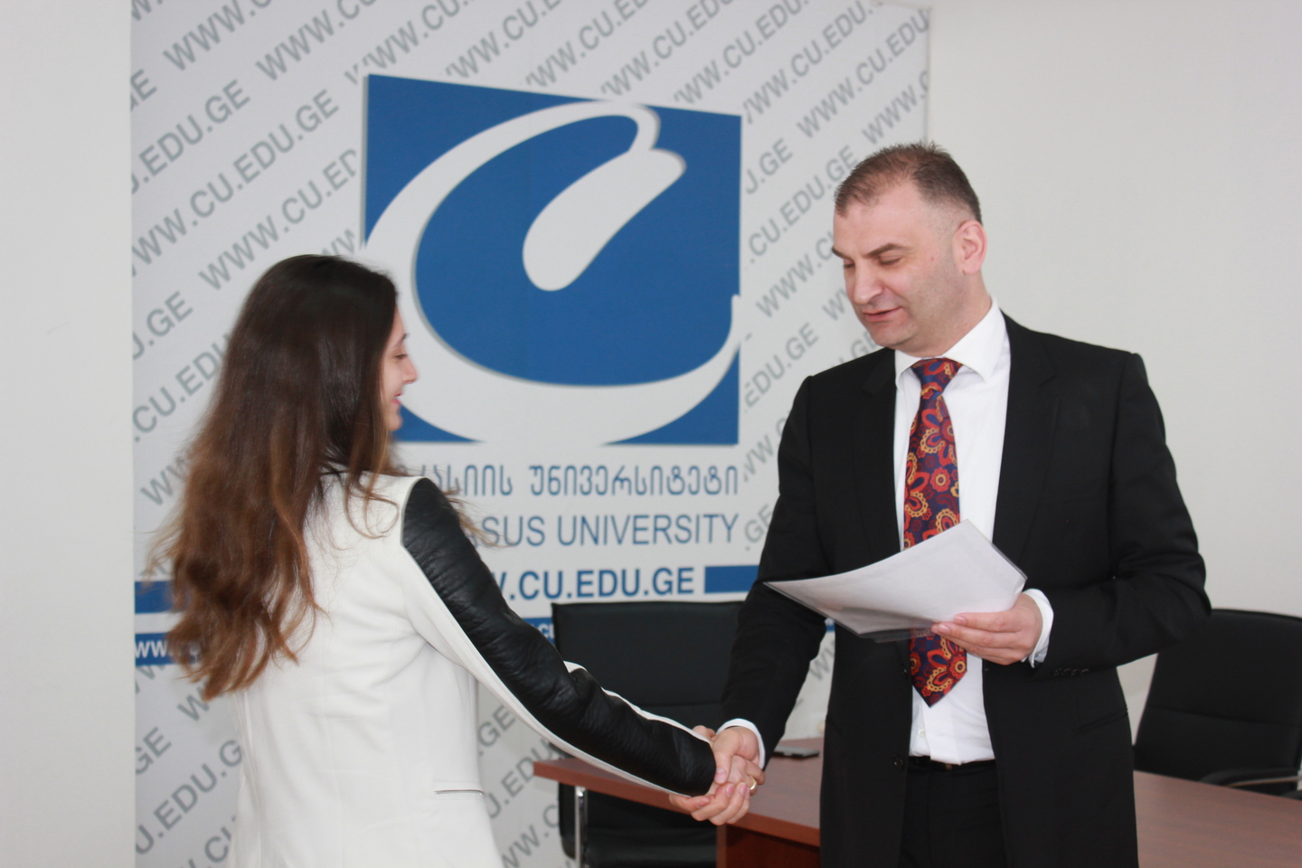 გაეროს ასამბლეაში მონაწილეების დაჯილდოება