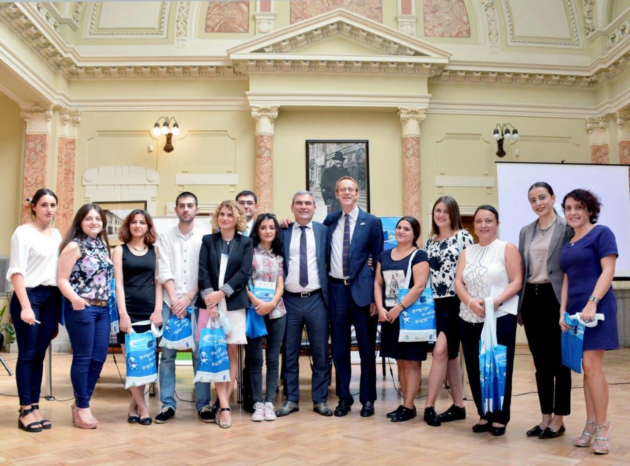 "ოზონის შრე სიცოცხლის ფარი''