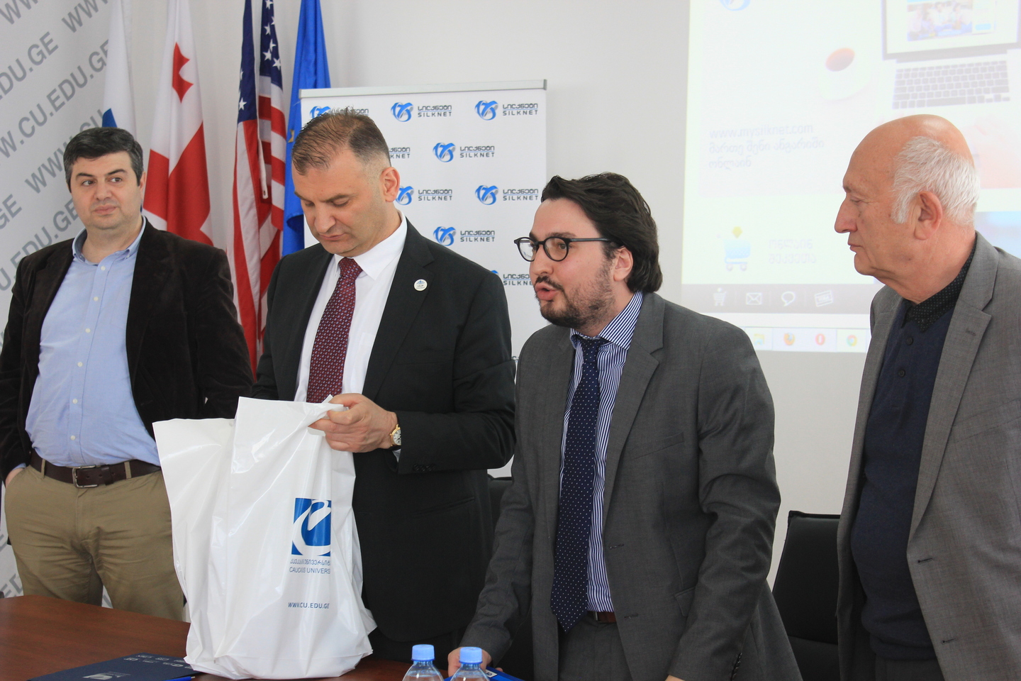 ურთიერთთანამშრომლობის მემორანდუმი კომპანია სილქნეტთან