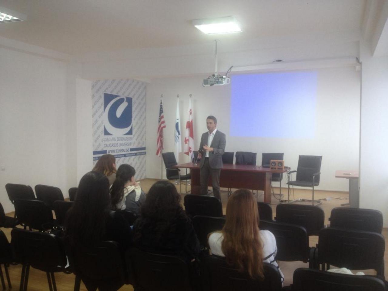  კავკასიის უნივერსიტეტს "ჯობს. გეს" დამფუძნებელი ლექსო ხუბულავა ეწვია
